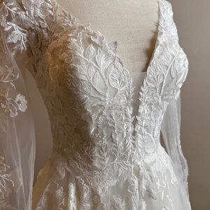 Allure Bridal Limited Collection Size 8 Sweetheart Neckline Flower Appliqué
